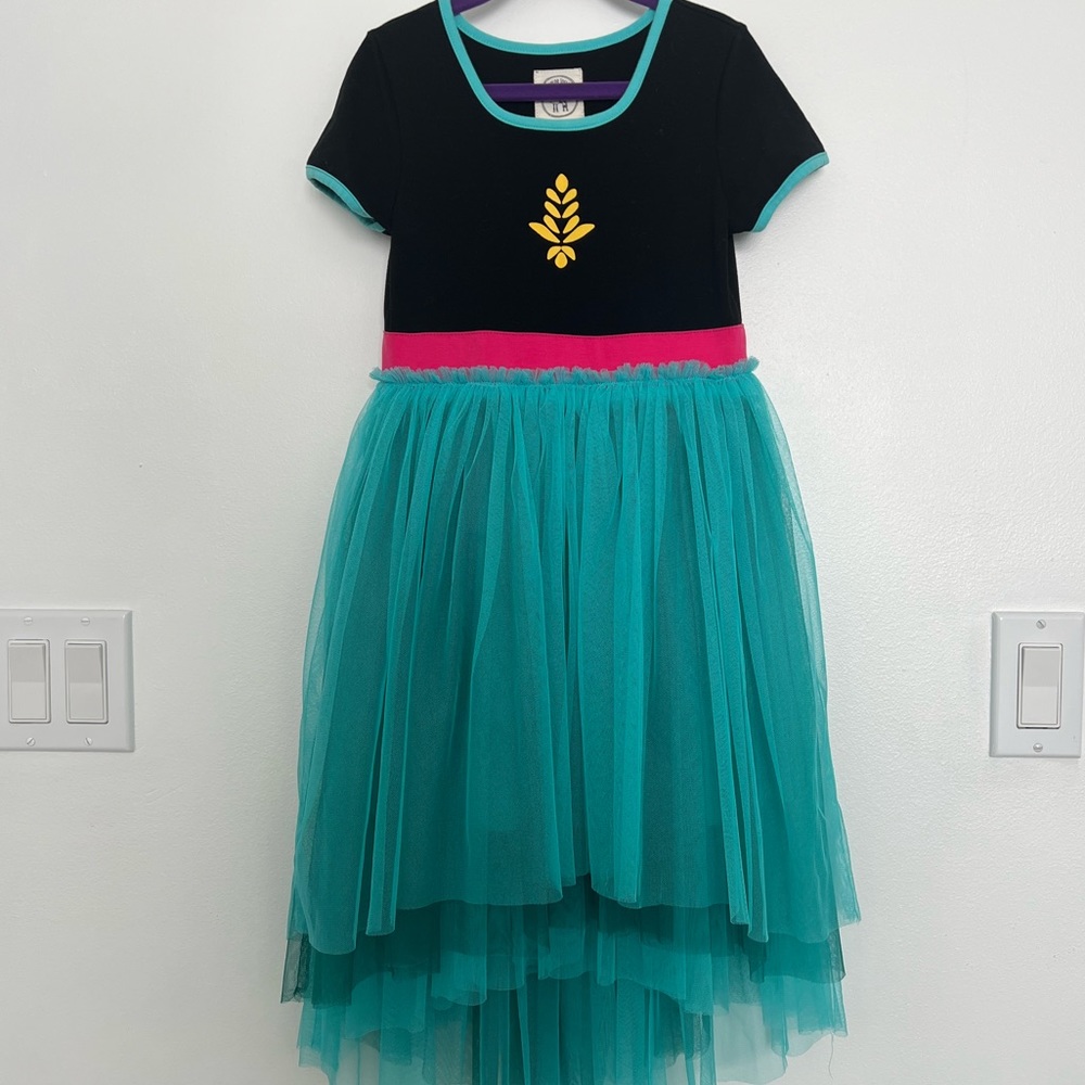Anna Frozen inspired dress by Taylor Joelle size 7 in great condition.
